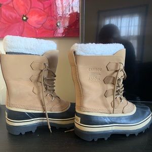 Sorel Caribou Boots women’s size 8